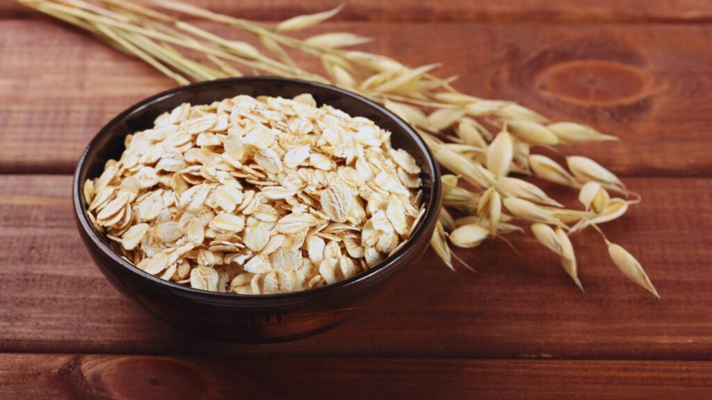 oat flakes — high fibre food for natural metabolic support and blood sugar balance UK 2026
